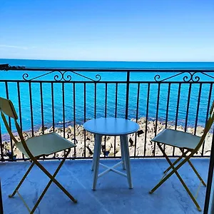  Appartamento Coastal Seaview & Balcony Street View